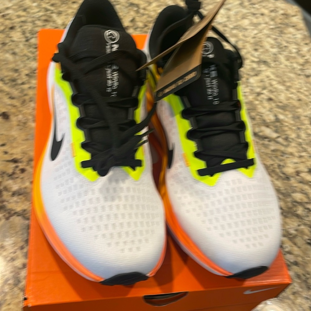 Nike winflo running shoes